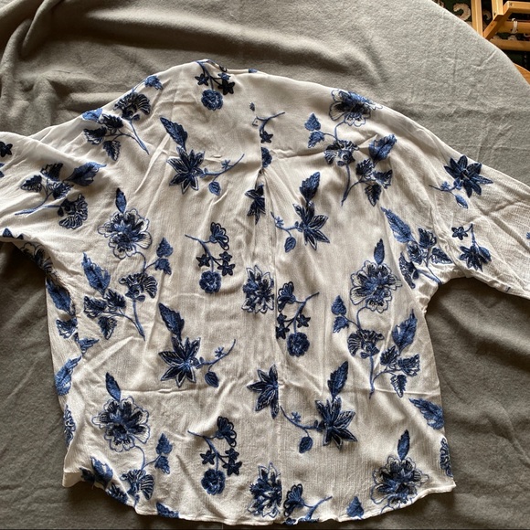 Daniel Rainn kimono shrug - Picture 4 of 7